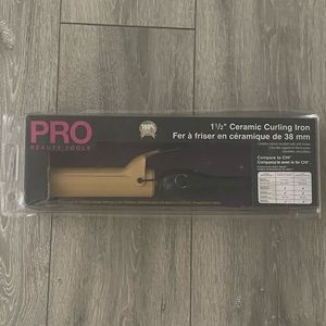 NWT 1 1/2” Ceramic curling iron